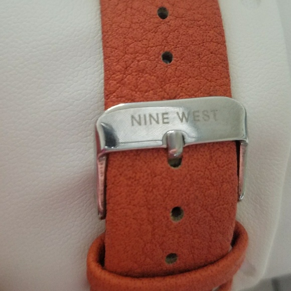 Watch - Picture 3 of 3